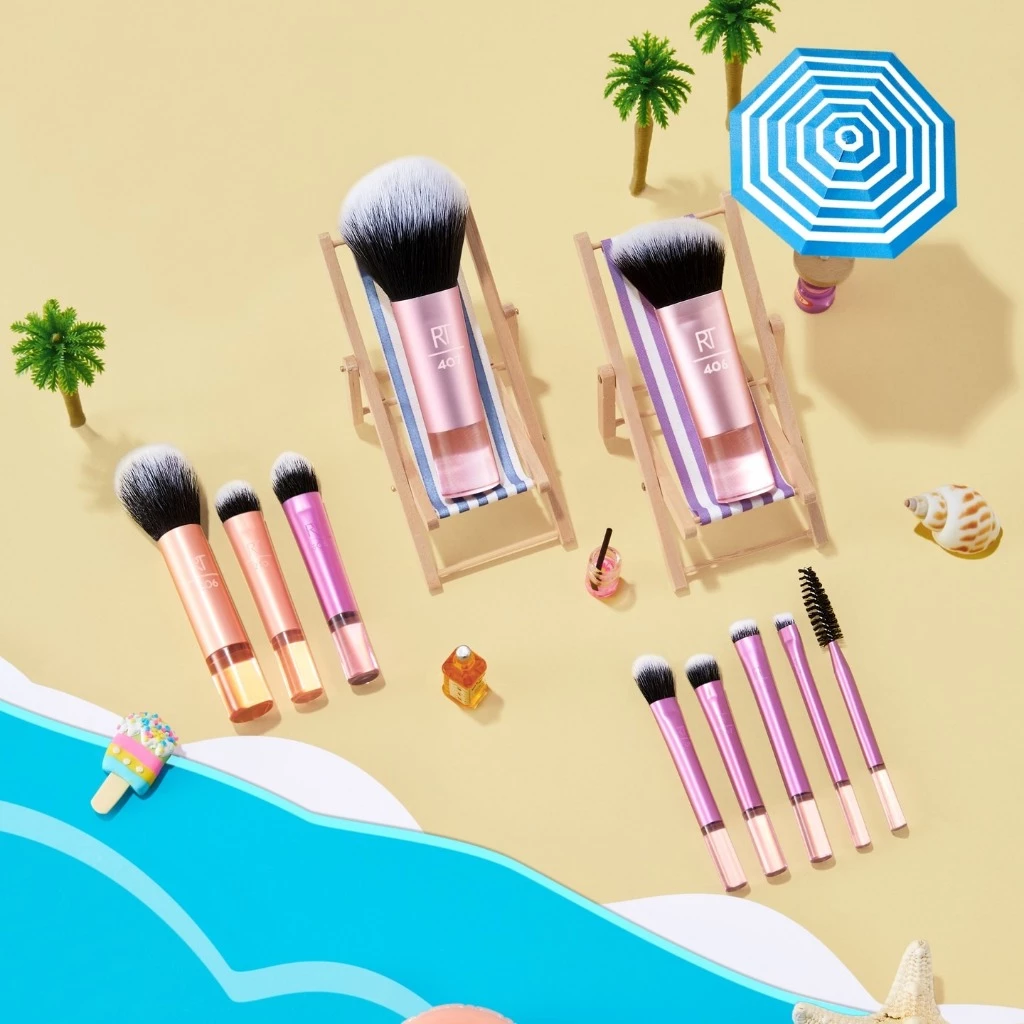 Bộ Cọ Trang Điểm 10 Cây Mini RT REAL TECHNIQUES Travel Fantasy 04285